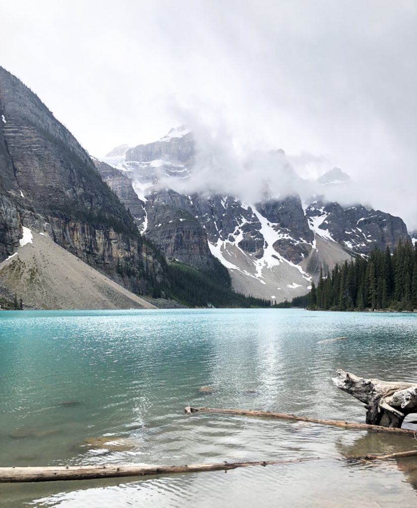 Moraine Lake and mountains in Banff with turquoise water