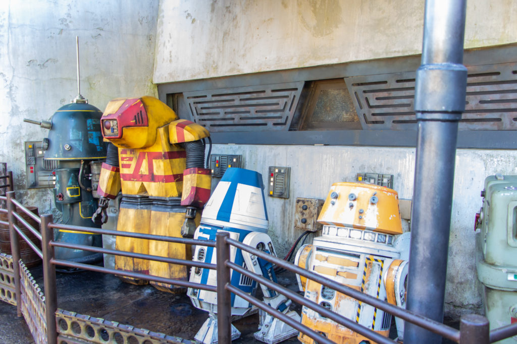 droid robots Star Wars galaxy's edge Disney World Hollywood Studios Orlando Florida