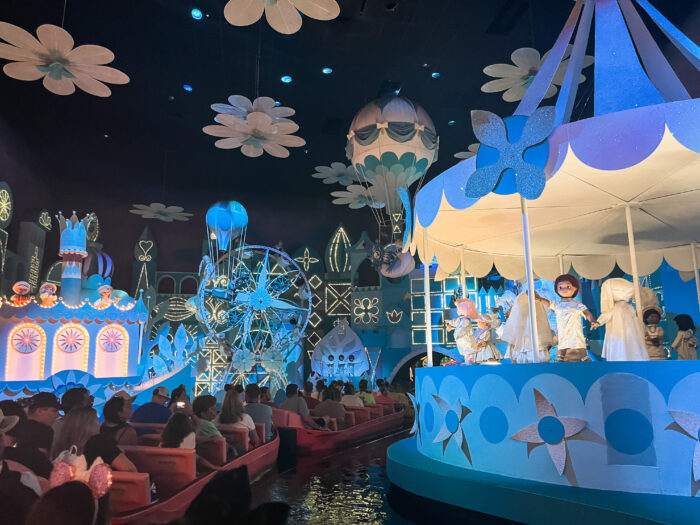 5 Must-Do's in Magic KIngdom in Disney World, Orlando, Florida - It's a Small World