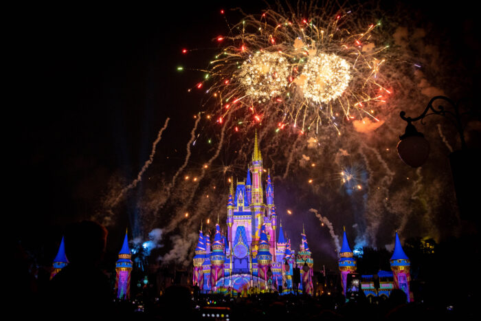 5 Must-Do's in Magic KIngdom in Disney World, Orlando, Florida - Disney Enchantment fireworks